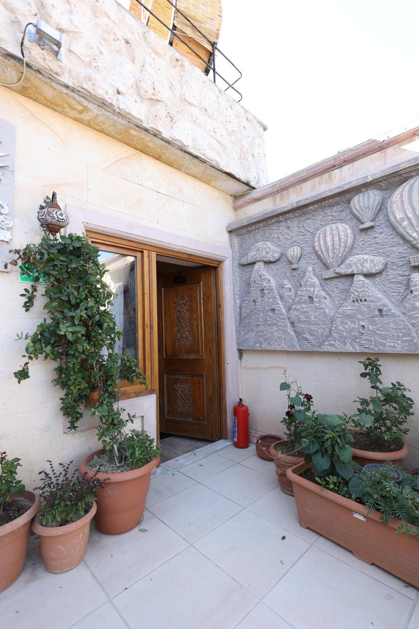 Lucky Luke Stone House Apartment Goreme Exterior photo